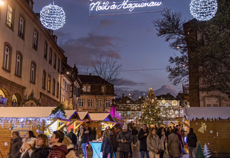 Vue de la place d'armes et du Grand Sapin - ©miroitierd'émotions